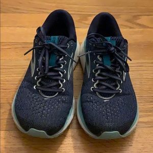SOLD BROOKS Ghost 11 Running shoes